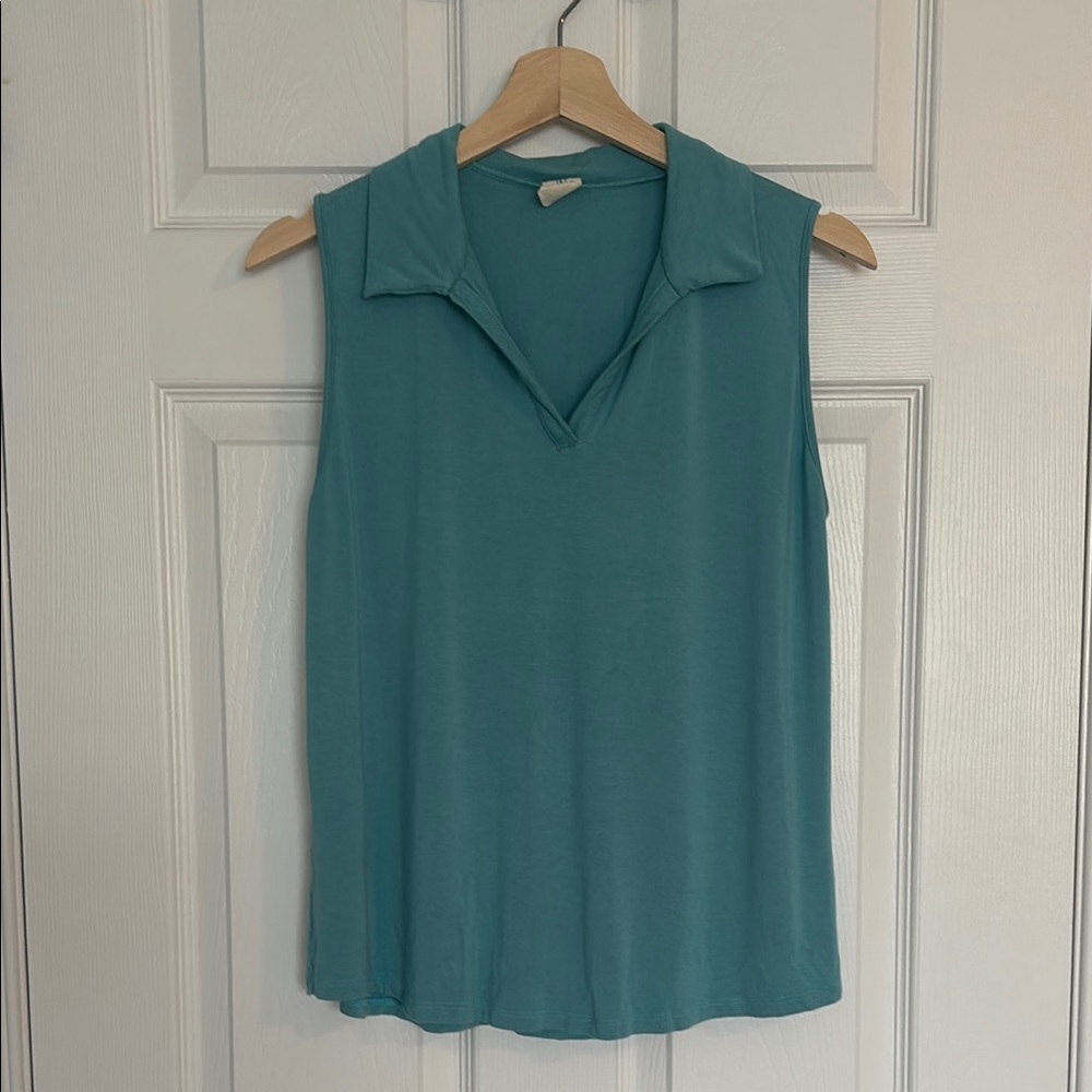 Ivy Rose collared tank top